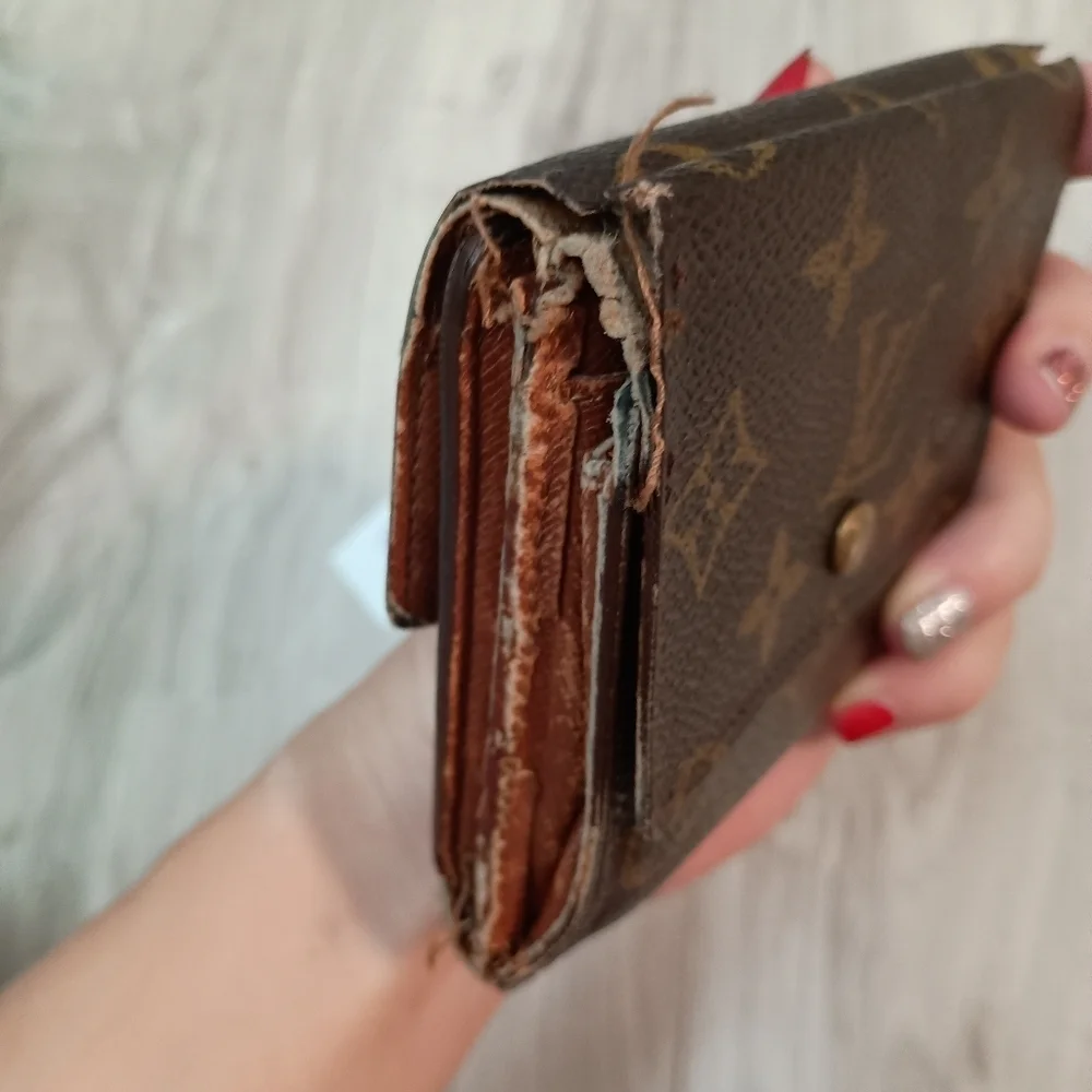 Authentic Louis Vuitton Monogram Portefeiulle Elise Trifold Wallet